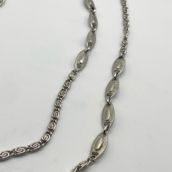 Vintage Monet paper clip style long Stylish Silver Chain Necklace - Picture 3 of 5